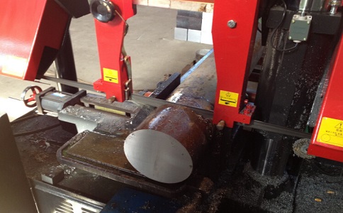 定南卧式带锯床加工时出现明显振荡如何排查？