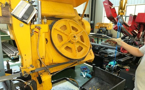 如何解决定南卧式金属带锯床切削时出现的断带现象？